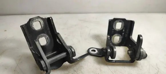 Rear door hinge set
