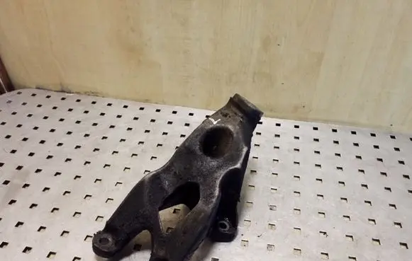 Audi A4 S4 B8 8K Engine mounting bracket 8K0199307AP