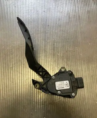 Nissan Qashqai Accelerator throttle pedal 180024BG0B 6PV00997817