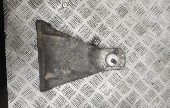 BMW 5 E60 E61 Engine mounting bracket 73681310 00097 9021N