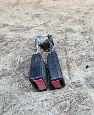 Mercedes-Benz E W211 Rear seatbelt buckle A2118603869 305396400 037030
