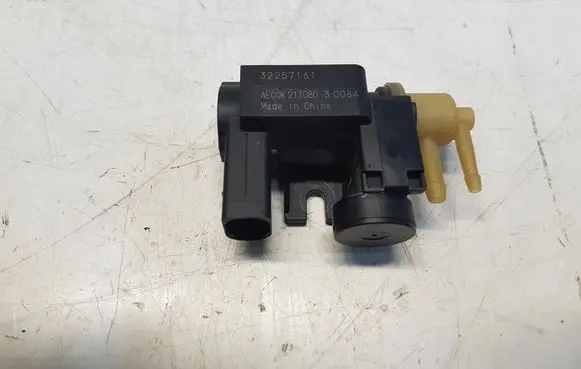 Volvo XC40 Turbo solenoid valve 32257161