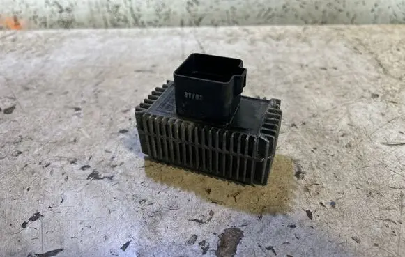 Opel Vectra C Glow plug pre-heat relay 09132691 51299008