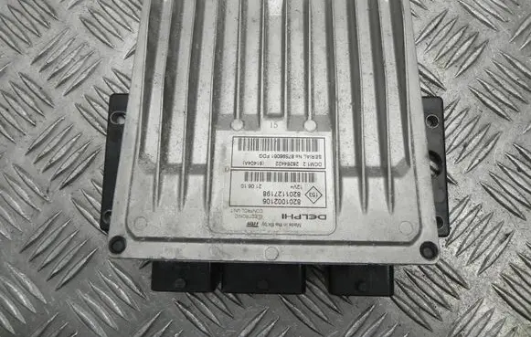 Dacia Sandero Engine control unit/module 821002106