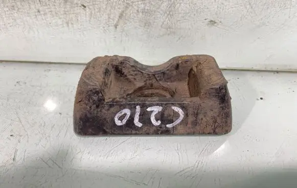 Mercedes-Benz C W203 Jacking socket point 