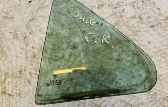 Peugeot 406 Rear vent window glass 