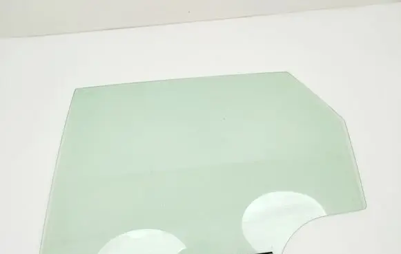 Rear door window glass