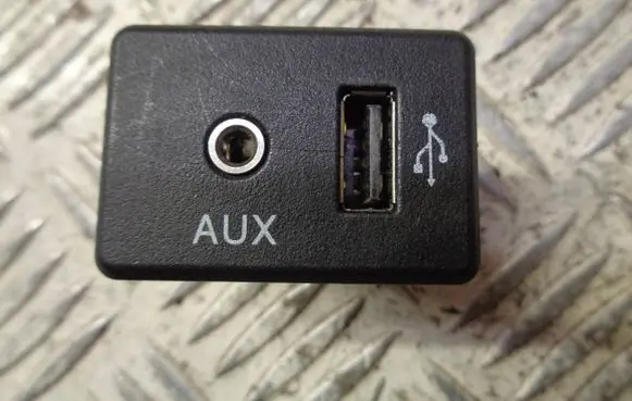 Nissan Pulsar USB socket connector MDRTB12L 502042135931 795405020