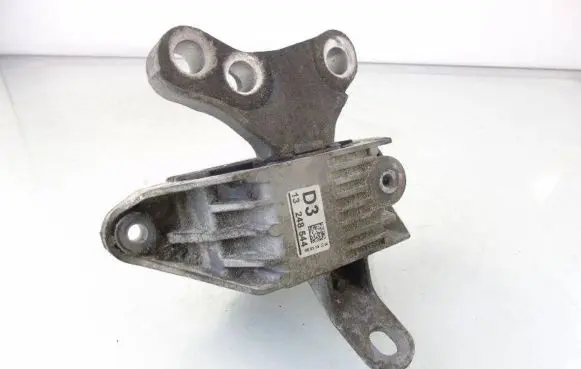 Opel Zafira C Engine mount bracket 13248544