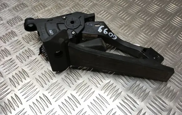 Hyundai i40 Accelerator throttle pedal JEN0039C3Z910 327263Z900