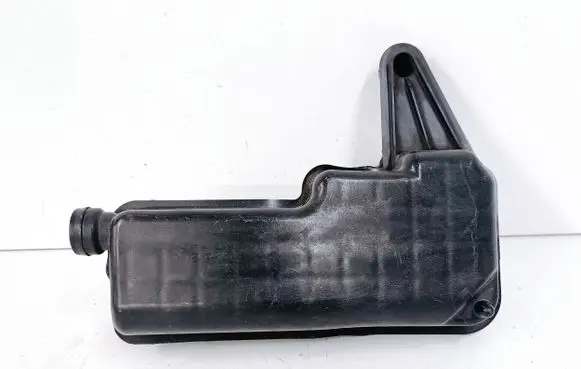 Volkswagen Jetta VI Intake resonator 04E131111A