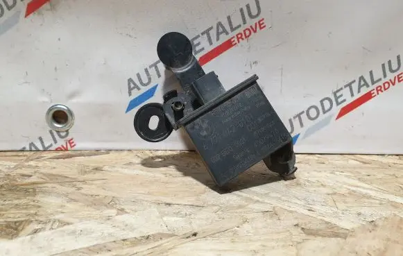 BMW 5 E60 E61 Tire pressure control unit 6771042