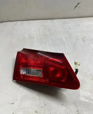 Lexus IS 220D-250-350 Tailgate rear/tail lights