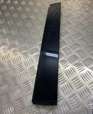 Volkswagen Sharan Door glass trim 7N0839901D 7N0839901