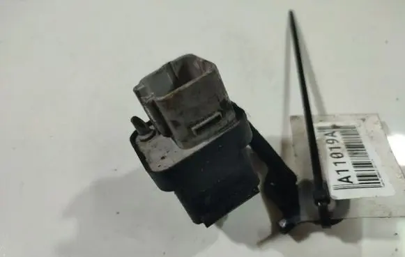 Toyota Avensis T270 Glow plug pre-heat relay 2861067010