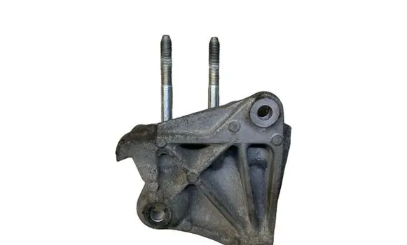 Mitsubishi Outlander Engine mounting bracket