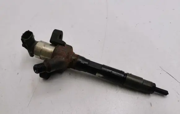 Mazda CX-7 Fuel injector 001109M1011 R2AA13H50 A2E5F3EC