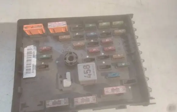 Volkswagen PASSAT B6 Fuse module 3C0937125