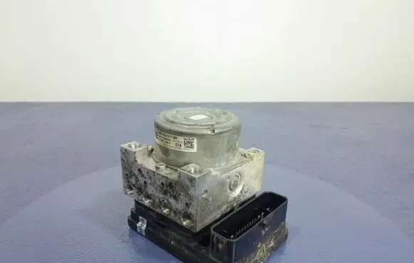 Skoda Superb B5 (3U) ABS Pump 5Q0614517DH