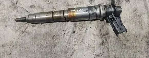 Fuel injector