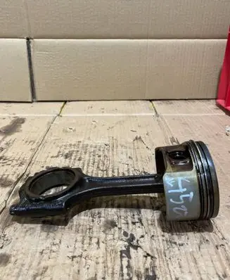 Volvo S40 Piston with connecting rod 83L38