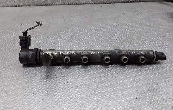 Opel Vectra C Fuel main line pipe 0445214056 0281002507