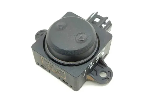 Nissan Qashqai J12 Seat control switch 