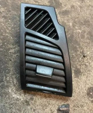 BMW 1 E81 E87 Dashboard side air vent grill/cover trim 705918812
