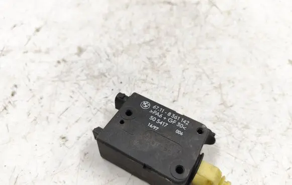 BMW 3 E36 Central locking motor 67118361142 505417