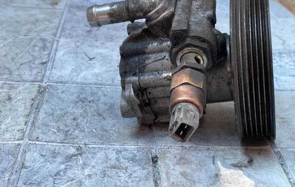 Audi A3 S3 8L Power steering pump 1J0422154E