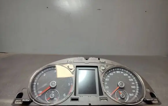 Volkswagen PASSAT B7 Speedometer (instrument cluster) A2C53238929
