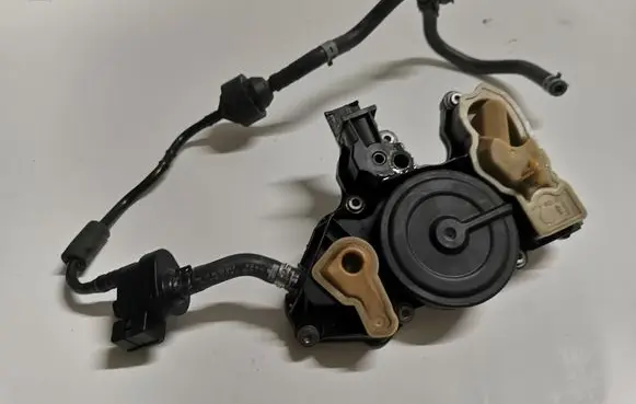 Audi Q5 SQ5 Breather valve 06K103495