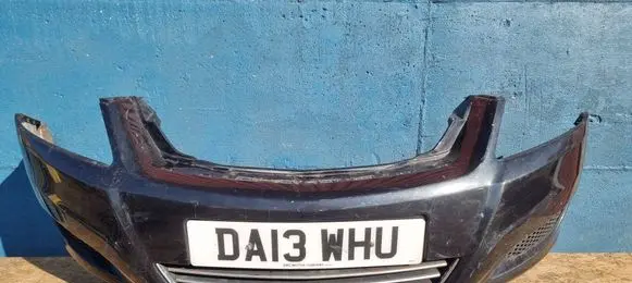 Opel Zafira B Front bumper 13247273