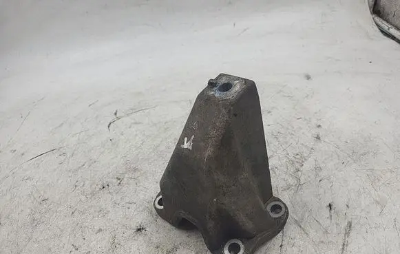 Audi A4 S4 B5 8D Gearbox mounting bracket 