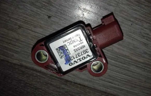 Volvo V50 Airbag deployment crash/impact sensor 30737138