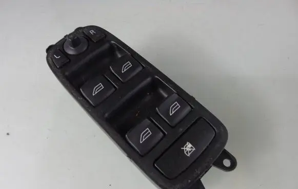 Volvo V50 Electric window control switch 30746183