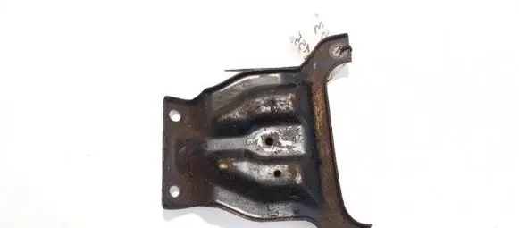 Subaru Legacy Engine mounting bracket