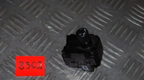 Nissan X-Trail T31 Wing mirror switch