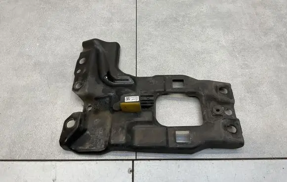 Volkswagen Sharan Radiator support slam panel bracket 7N0805567