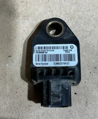 Dodge Caliber Airbag deployment crash/impact sensor P04896061AA TC4ME23174H127