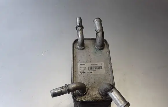 Engine oil radiator