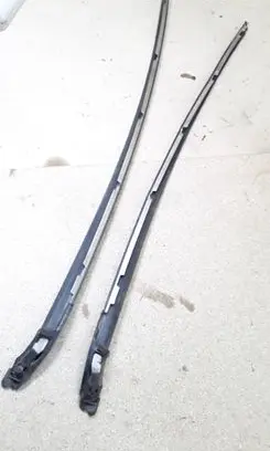 Toyota Avensis Verso Windshield trim