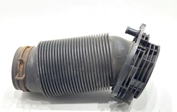 Volkswagen Jetta VI Air intake hose/pipe 1K0129684AN