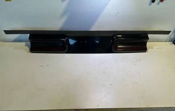Dodge Challenger Tailgate rear/tail lights 68195784AF 6050110987 00186050110000