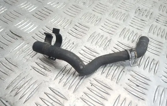 Land Rover Discovery 3 - LR3 Engine coolant pipe/hose