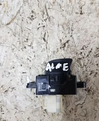 Nissan Almera N16 Electric window control switch