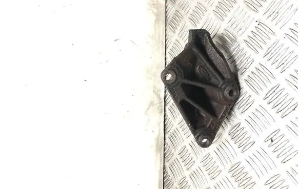 Ford Mondeo Mk III Engine mounting bracket 1S7W2K805AB
