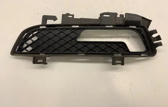 Mercedes-Benz E A207 Front fog light trim/grill A2078871225