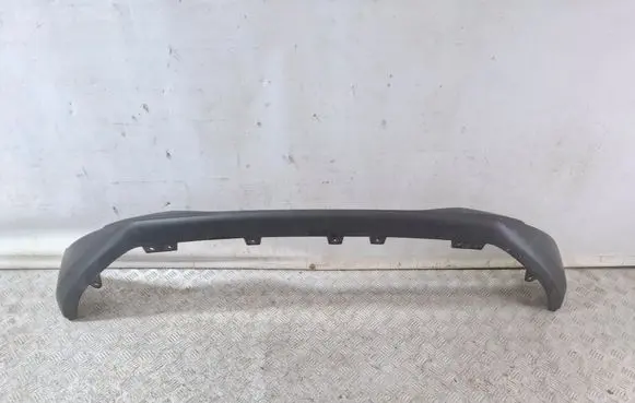 Front bumper lip