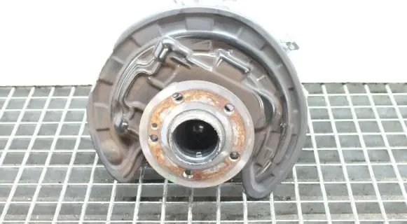 Mercedes-Benz CLA C118 X118 Rear wheel hub A2473571500
